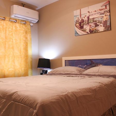 Hibiscus Inn Hotel Нассау Екстер'єр фото