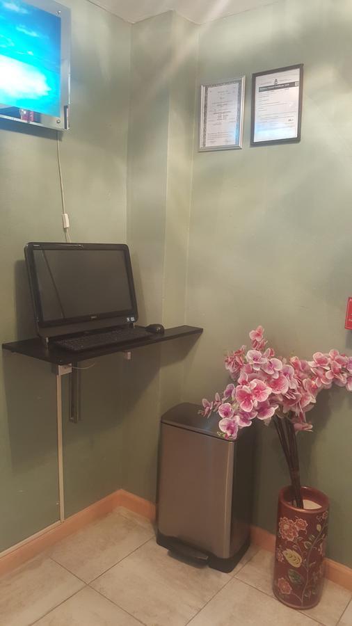 Hibiscus Inn Hotel Нассау Екстер'єр фото