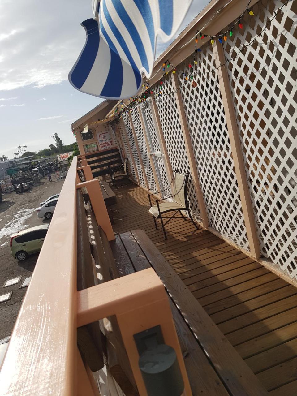 Hibiscus Inn Hotel Нассау Екстер'єр фото